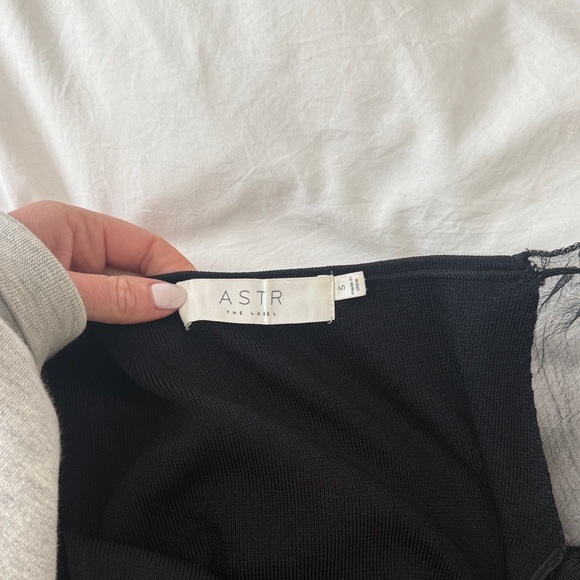 ASTR the label Sheer Puff Sleeve Bodysuit - Picture 4 of 4